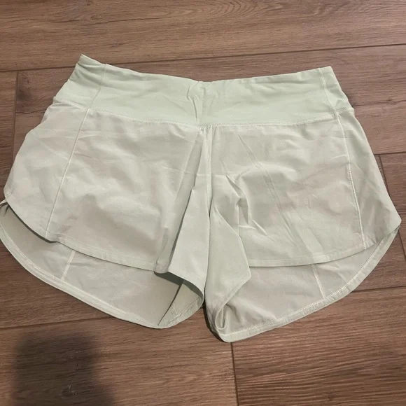 Lululemon Speed Up Short Long, Size 8 - Picture 5 of 10